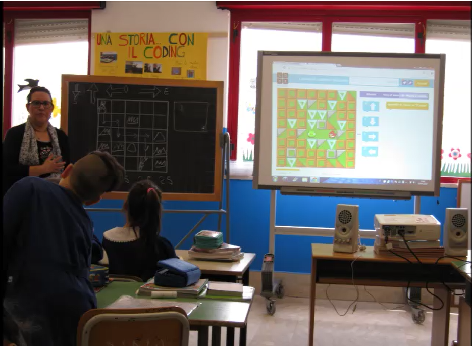 immagine video lezione di coding insegnante albanese in 3B